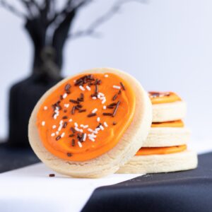 Halloween Sugar Cookie, your favorite buttery sugar cookie with rich buttercream frosting- but dressed up for Halloween, Halloween treats